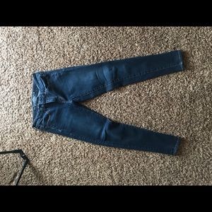 Dark wash American eagle skinny jegging  jeans
